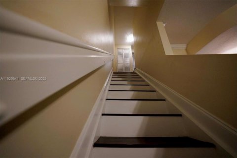 Снять в аренду таунхаус в Плантация, Флорида 2 спальни, 103.12м2, № 1987682 - фото 10