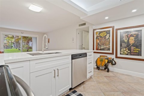 Снять в аренду кондоминиум в Майами, Флорида 1 спальня, 72.46м2, № 1992526 - фото 10