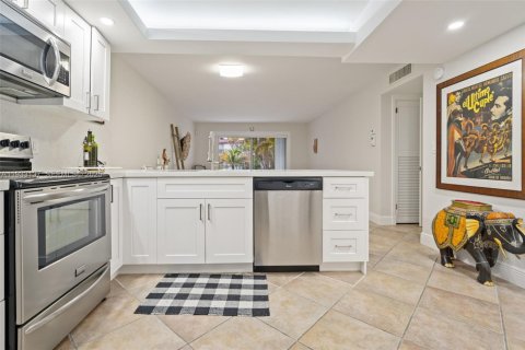 Снять в аренду кондоминиум в Майами, Флорида 1 спальня, 72.46м2, № 1992526 - фото 9