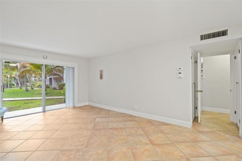 Снять в аренду кондоминиум в Майами, Флорида 1 спальня, 72.46м2, № 1992526 - фото 5