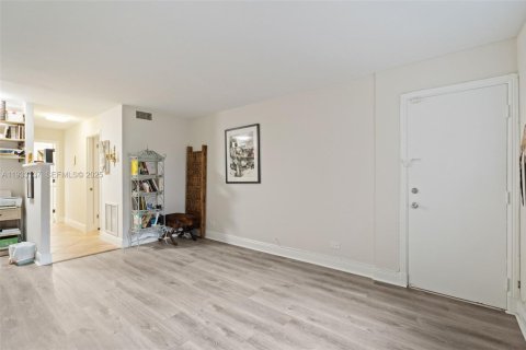 Снять в аренду кондоминиум в Майами, Флорида 1 спальня, 72.46м2, № 1992526 - фото 15