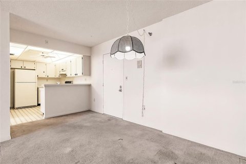 Condominio en venta en Port Charlotte, Florida, 1 dormitorio, 58.9 m2 № 1725483 - foto 6