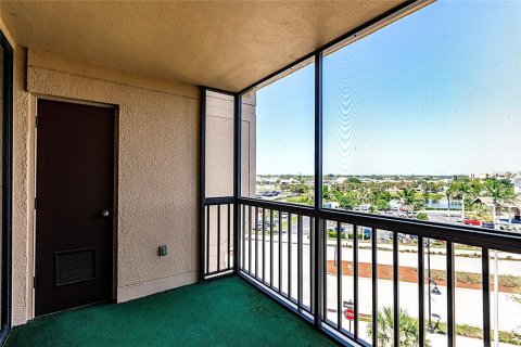 Condominio en venta en Port Charlotte, Florida, 1 dormitorio, 58.9 m2 № 1725483 - foto 16