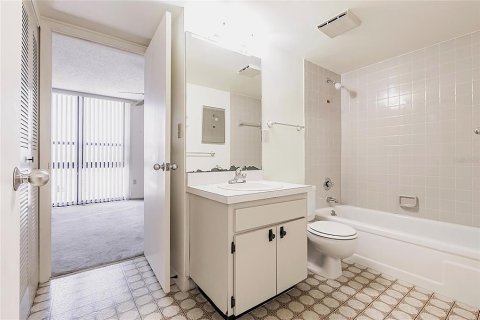Condominio en venta en Port Charlotte, Florida, 1 dormitorio, 58.9 m2 № 1725483 - foto 14
