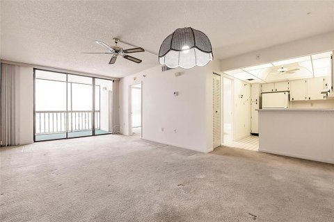 Condominio en venta en Port Charlotte, Florida, 1 dormitorio, 58.9 m2 № 1725483 - foto 3