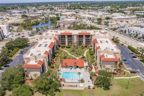 Condominio en venta en Port Charlotte, Florida, 1 dormitorio, 58.9 m2 № 1725483 - foto 25