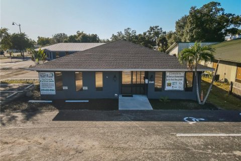 Immobilier commercial à Fort Myers, Floride № 2028761