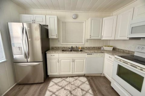 House in Tavares, Florida 2 bedrooms, 69.49 sq.m. № 1784342 - photo 3