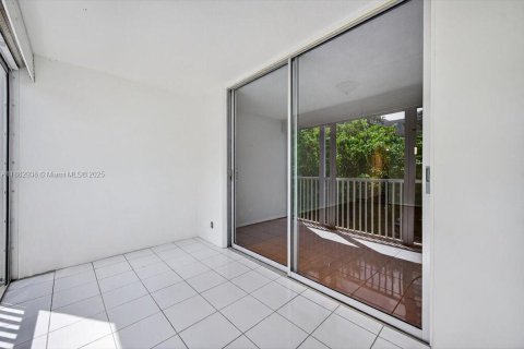 Copropriété à vendre à Hallandale Beach, Floride: 1 chambre, 67.82 m2 № 1931991 - photo 5