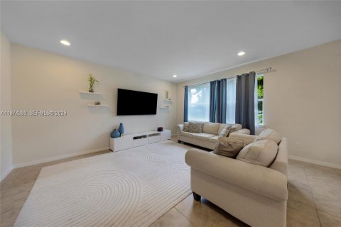 Villa ou maison à louer à Hollywood, Floride: 3 chambres, 174.75 m2 № 2049970 - photo 6