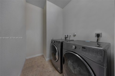 Villa ou maison à louer à Hollywood, Floride: 3 chambres, 174.75 m2 № 2049970 - photo 22