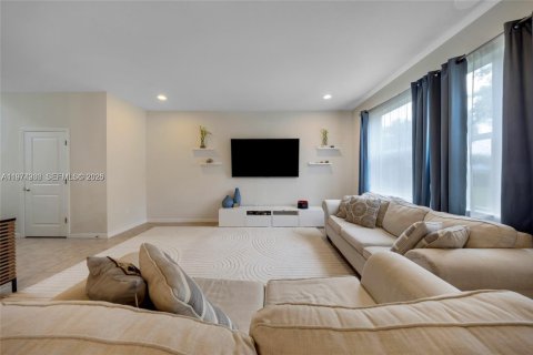 Villa ou maison à louer à Hollywood, Floride: 3 chambres, 174.75 m2 № 2049970 - photo 3
