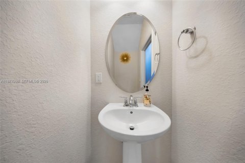 Villa ou maison à louer à Hollywood, Floride: 3 chambres, 174.75 m2 № 2049970 - photo 11