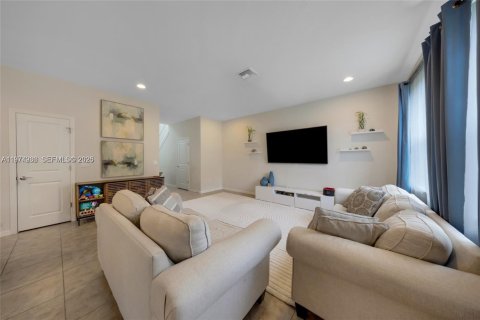 Villa ou maison à louer à Hollywood, Floride: 3 chambres, 174.75 m2 № 2049970 - photo 5