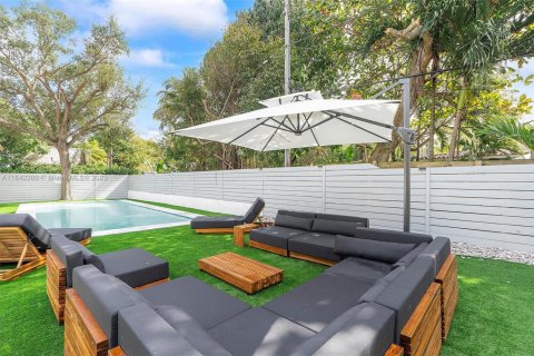 Casa en alquiler en Miami, Florida, 4 dormitorios, 102.66 m2 № 1939766 - foto 7