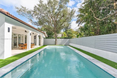 Casa en alquiler en Miami, Florida, 4 dormitorios, 102.66 m2 № 1939766 - foto 29