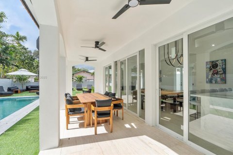 Casa en alquiler en Miami, Florida, 4 dormitorios, 102.66 m2 № 1939766 - foto 30