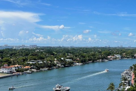 Condo in Miami Beach, Florida, 2 bedrooms  № 1925808 - photo 28