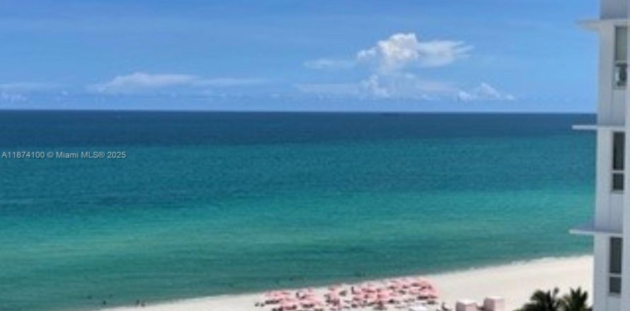 Condo in Miami Beach, Florida, 2 bedrooms  № 1925808