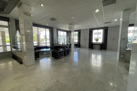 Condo in Miami Beach, Florida, 2 bedrooms  № 1925808 - photo 30