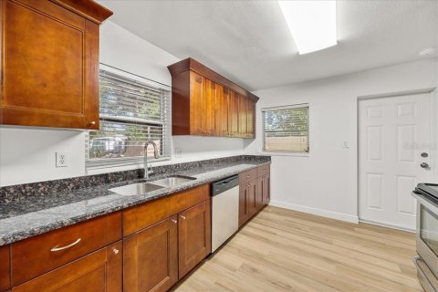 Villa ou maison à vendre à Palm Harbor, Floride: 2 chambres, 106.28 m2 № 2432613 - photo 8