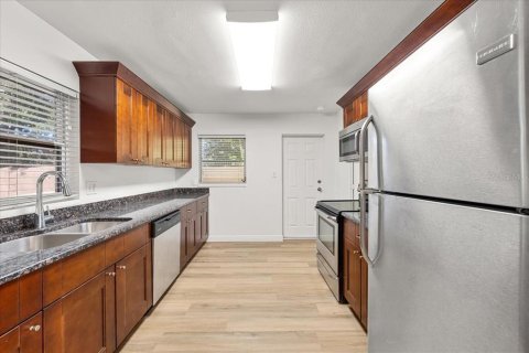 Villa ou maison à vendre à Palm Harbor, Floride: 2 chambres, 106.28 m2 № 2432613 - photo 7