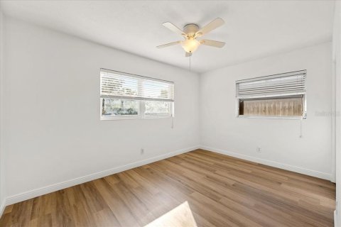 Villa ou maison à vendre à Palm Harbor, Floride: 2 chambres, 106.28 m2 № 2432613 - photo 9