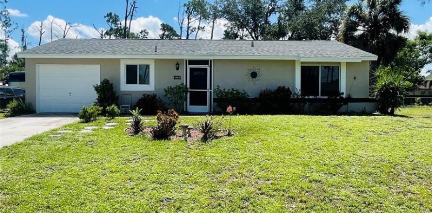 Villa ou maison à Port Charlotte, Floride 3 chambres, 83.61 m2 № 1854326