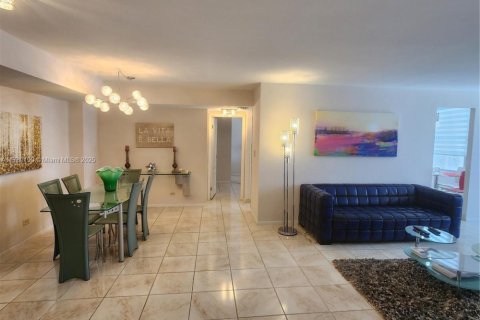 Купить кондоминиум в Санни-Айлс-Бич, Флорида 2 спальни, 138.24м2, № 1986631 - фото 11