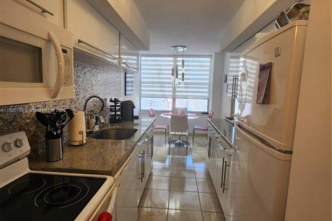 Купить кондоминиум в Санни-Айлс-Бич, Флорида 2 спальни, 138.24м2, № 1986631 - фото 16