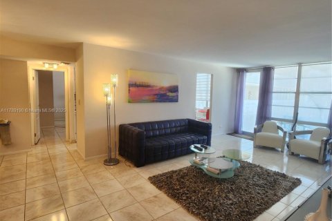 Купить кондоминиум в Санни-Айлс-Бич, Флорида 2 спальни, 138.24м2, № 1986631 - фото 13
