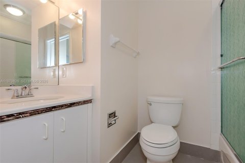 House in Pembroke Pines, Florida 3 bedrooms, 157.38 sq.m. № 2031468 - photo 15