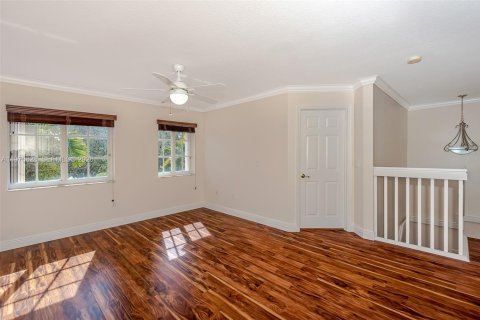 House in Pembroke Pines, Florida 3 bedrooms, 157.38 sq.m. № 2031468 - photo 18