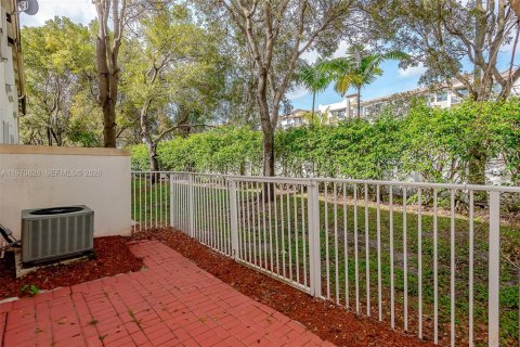 House in Pembroke Pines, Florida 3 bedrooms, 157.38 sq.m. № 2031468 - photo 28