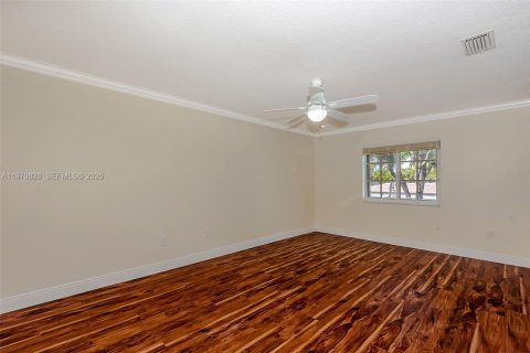 House in Pembroke Pines, Florida 3 bedrooms, 157.38 sq.m. № 2031468 - photo 24