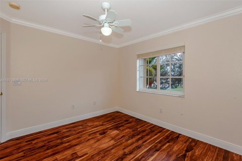 House in Pembroke Pines, Florida 3 bedrooms, 157.38 sq.m. № 2031468 - photo 21