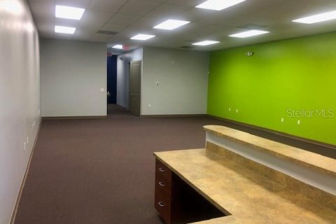 Propiedad comercial en alquiler en Punta Gorda, Florida, 1222.32 m2 № 1557899 - foto 8