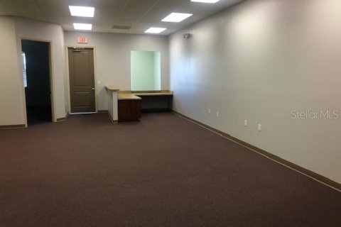 Propiedad comercial en alquiler en Punta Gorda, Florida, 1222.32 m2 № 1557899 - foto 2