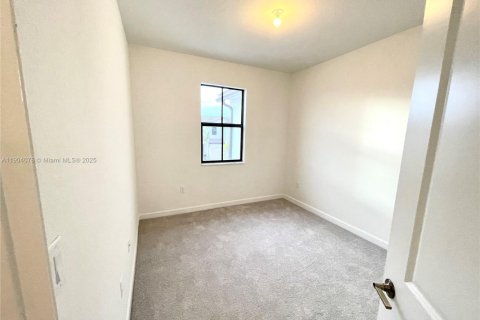 Townhouse in Miami, Florida 3 bedrooms, 133.97 sq.m. № 1963393 - photo 6