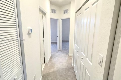 Townhouse in Miami, Florida 3 bedrooms, 133.97 sq.m. № 1963393 - photo 5