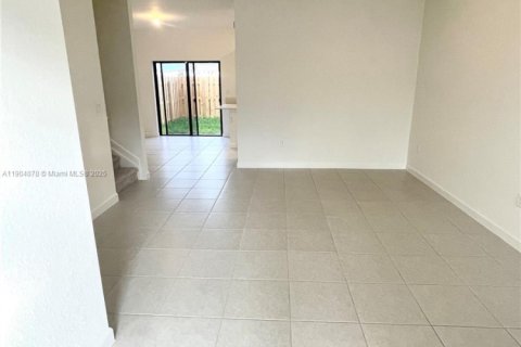 Townhouse in Miami, Florida 3 bedrooms, 133.97 sq.m. № 1963393 - photo 14