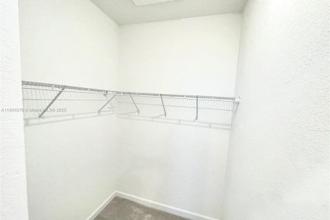 Townhouse in Miami, Florida 3 bedrooms, 133.97 sq.m. № 1963393 - photo 10