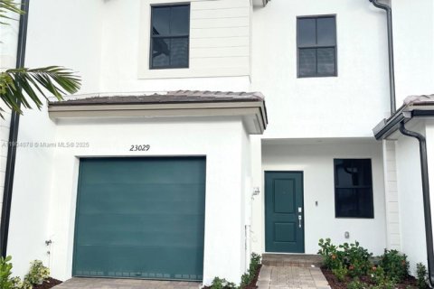 Townhouse in Miami, Florida 3 bedrooms, 133.97 sq.m. № 1963393 - photo 21