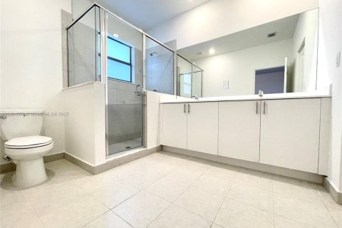 Townhouse in Miami, Florida 3 bedrooms, 133.97 sq.m. № 1963393 - photo 17