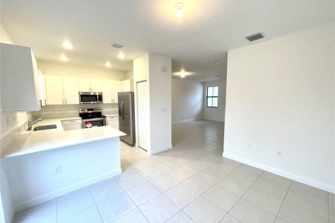 Townhouse in Miami, Florida 3 bedrooms, 133.97 sq.m. № 1963393 - photo 23