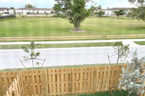 Townhouse in Miami, Florida 3 bedrooms, 133.97 sq.m. № 1963393 - photo 26