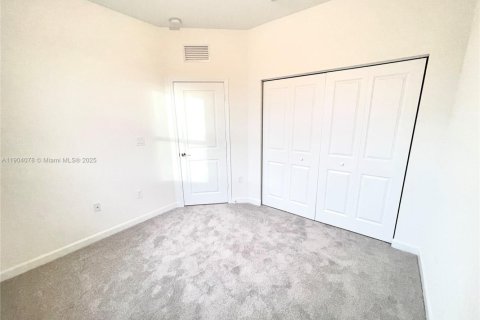 Townhouse in Miami, Florida 3 bedrooms, 133.97 sq.m. № 1963393 - photo 8