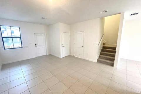 Townhouse in Miami, Florida 3 bedrooms, 133.97 sq.m. № 1963393 - photo 27