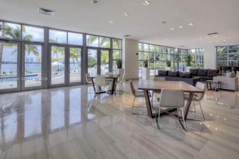 Copropriété à vendre à Miami Beach, Floride: 2 chambres, 117.24 m2 № 2264461 - photo 23