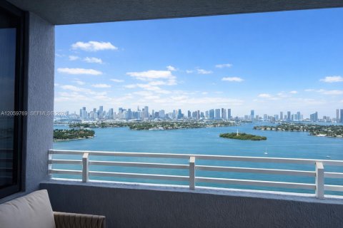 Copropriété à vendre à Miami Beach, Floride: 2 chambres, 117.24 m2 № 2264461 - photo 3